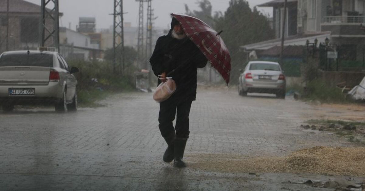 Meteoroloji’den Doğu Karadeniz ve Akdeniz için fırtına uyarısı