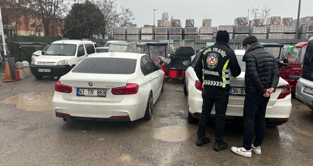 İkinci kez drift atarken Kadıköy’de yakalandı! Ehliyeti iptal edildi